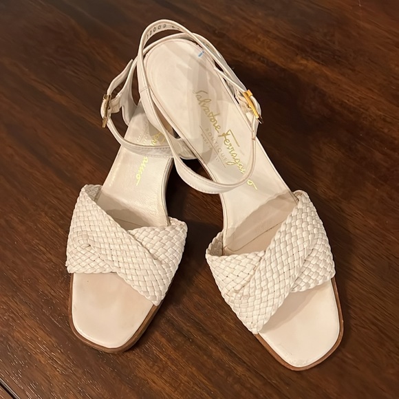 Ferragamo White Sandals Great Condition Sz7.5 - Picture 7 of 7